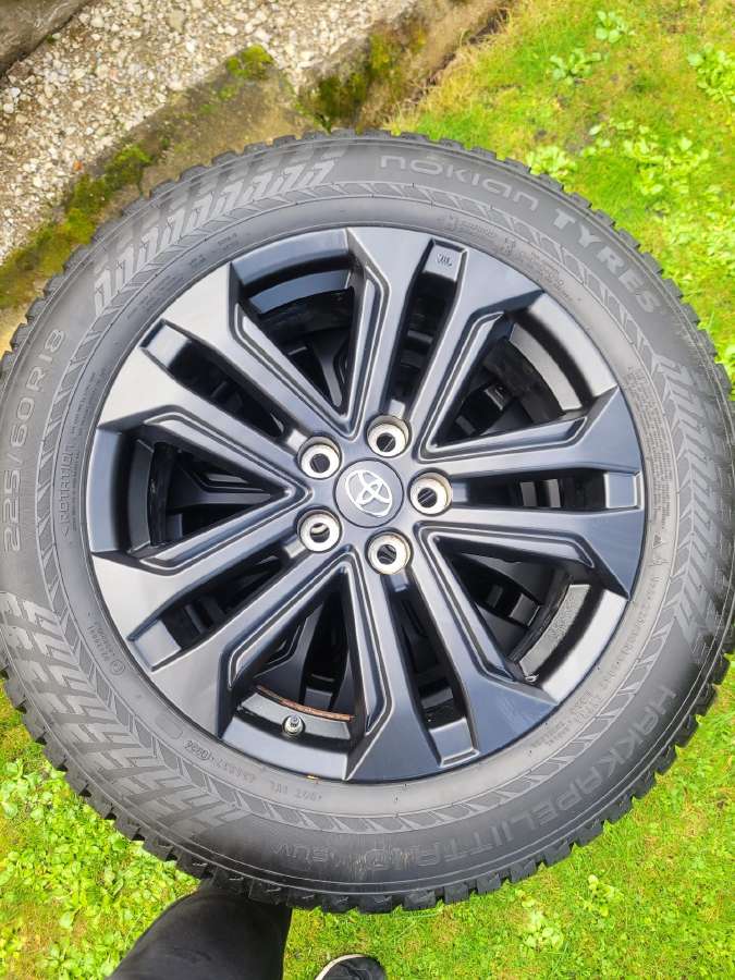 Toyota Rav4 originalus lieti ratai su padangom - nuotraukos Nr. 11