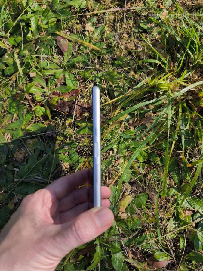 Sony Xperia L3 yra defektų, viską veikia - nuotraukos Nr. 5