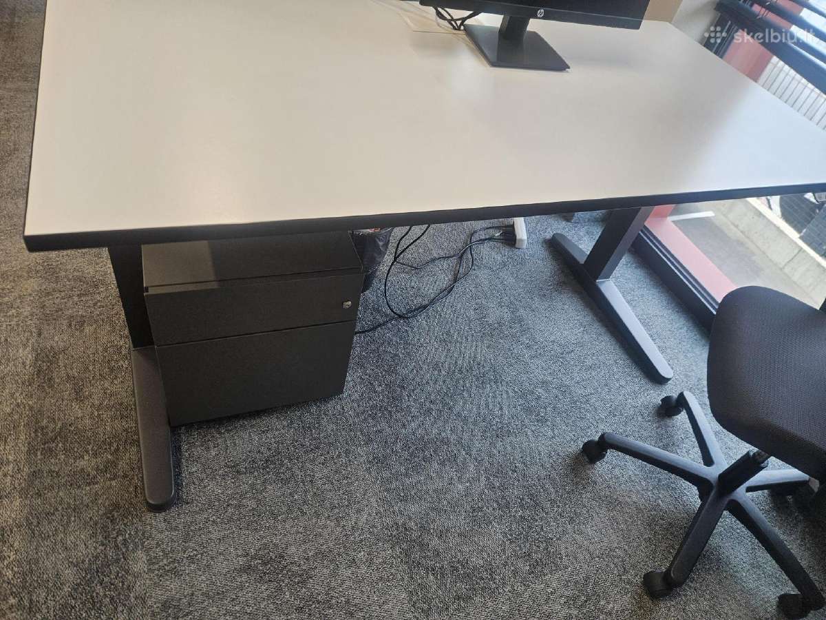 Biuro baldų komplektas Klaipėdoje – 800 € - nuotraukos Nr. 3