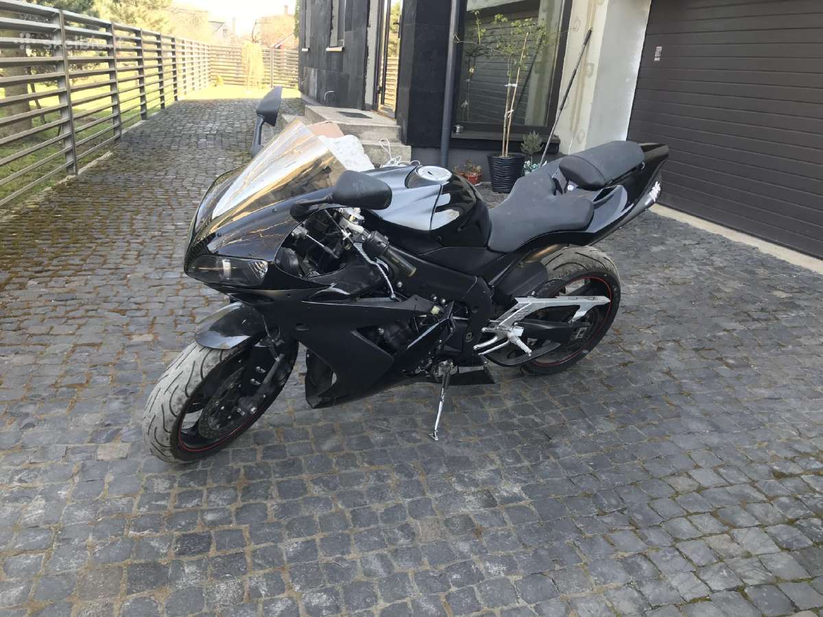 Yamaha R1 - nuotraukos Nr. 2