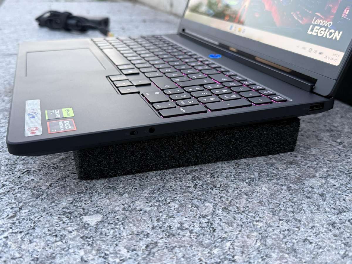 Lenovo Legion 15 Oled - nuotraukos Nr. 12