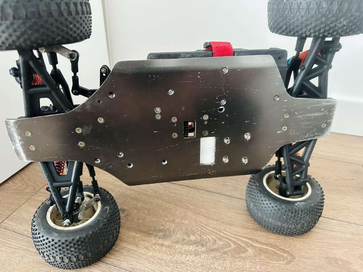 Thunder tiger Sst 1/10 brushless - nuotraukos Nr. 6