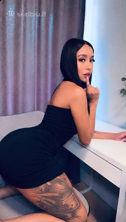Chloe sexy brunette - nuotraukos Nr. 2