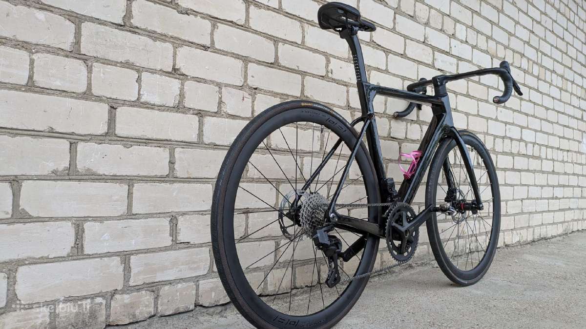 R15 Pro carbon - nuotraukos Nr. 2