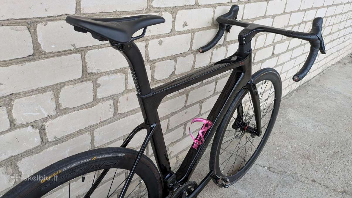 R15 Pro carbon - nuotraukos Nr. 15