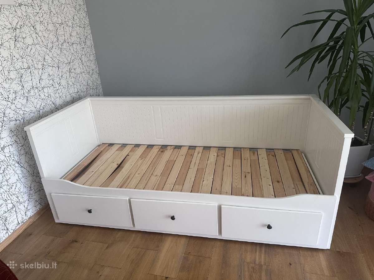 Hemnes kušete su čiužiniais geros bukles - nuotraukos Nr. 3