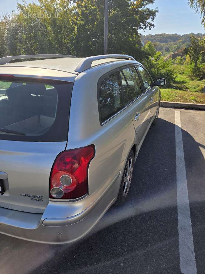 Parduodu Toyota Avensis automobili - nuotraukos Nr. 2