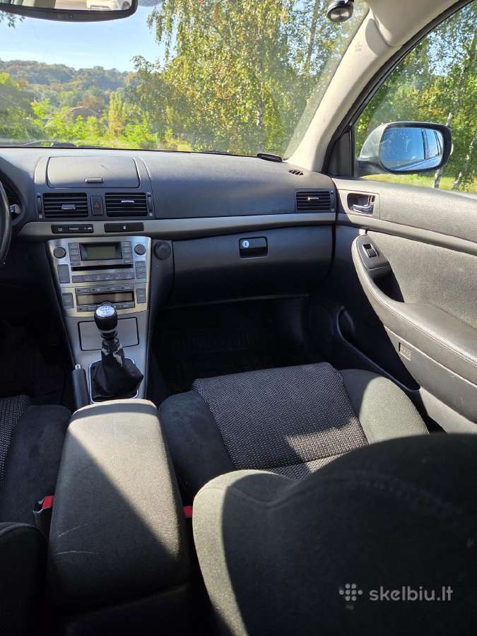 Parduodu Toyota Avensis automobili - nuotraukos Nr. 6