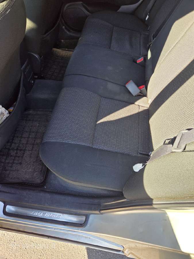 Parduodu Toyota Avensis automobili - nuotraukos Nr. 7