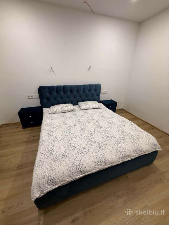 Dvigulė lova 180x200 su čiuziniu ir spintelėmis - nuotraukos Nr. 2