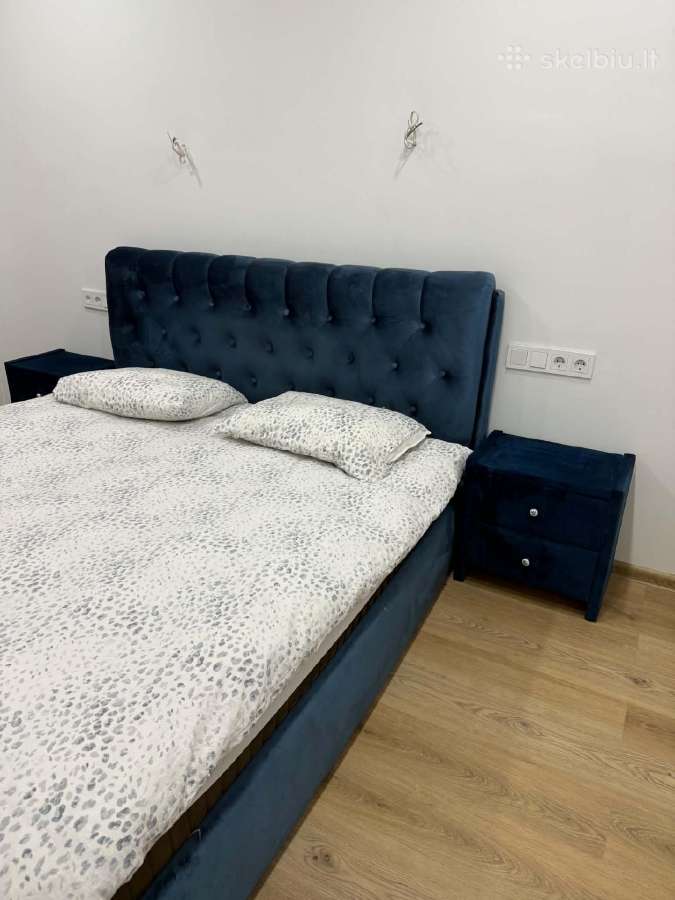 Dvigulė lova 180x200 su čiuziniu ir spintelėmis - nuotraukos Nr. 3