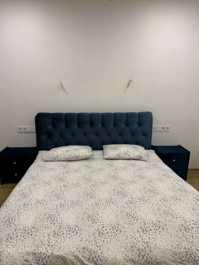 Dvigulė lova 180x200 su čiuziniu ir spintelėmis - nuotraukos Nr. 4