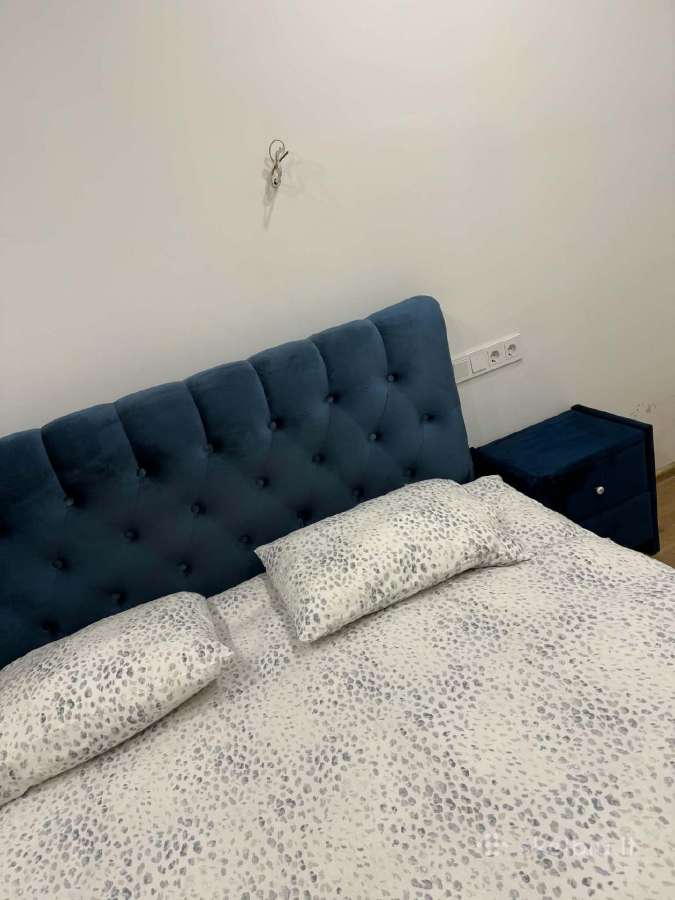 Dvigulė lova 180x200 su čiuziniu ir spintelėmis - nuotraukos Nr. 5
