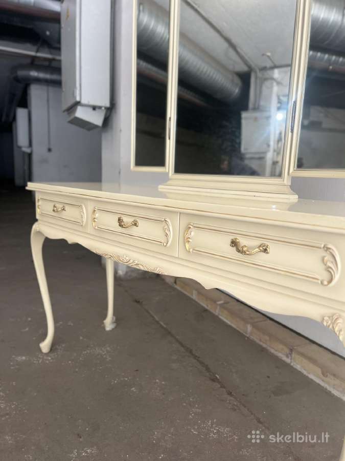 Kosmetinis staliukas - nuotraukos Nr. 9