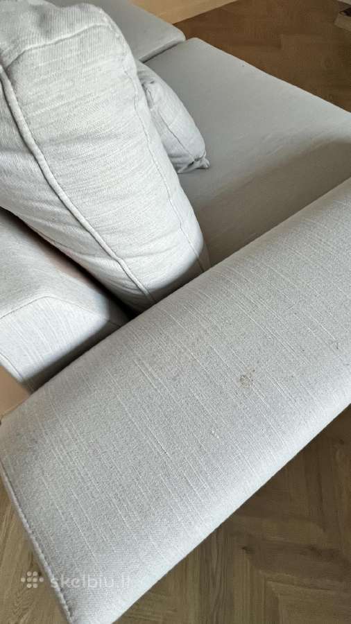Šviesiai pilka sofa - nuotraukos Nr. 4