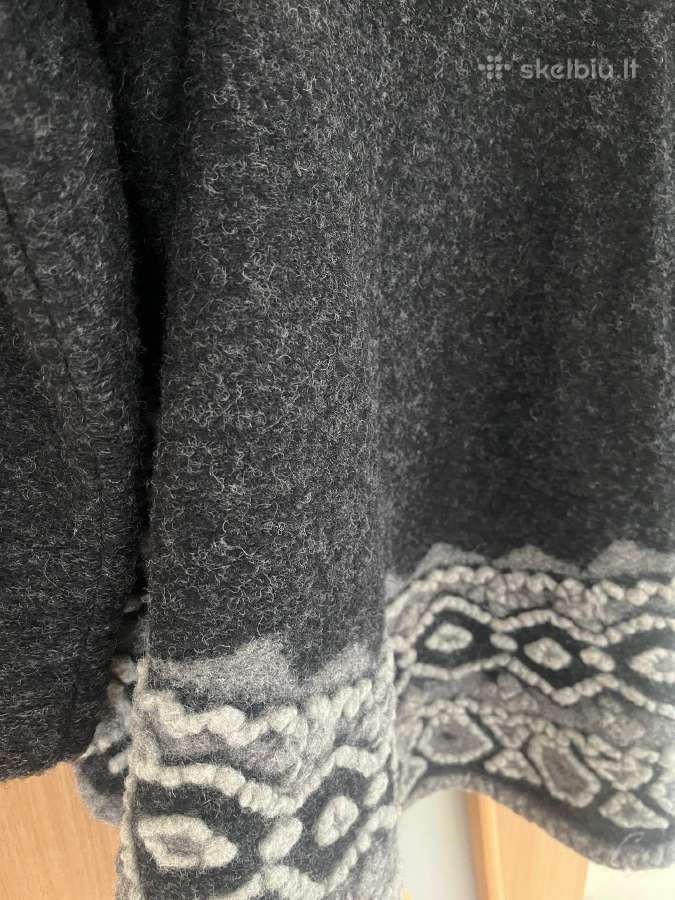Vilnonis pončas - nuotraukos Nr. 6