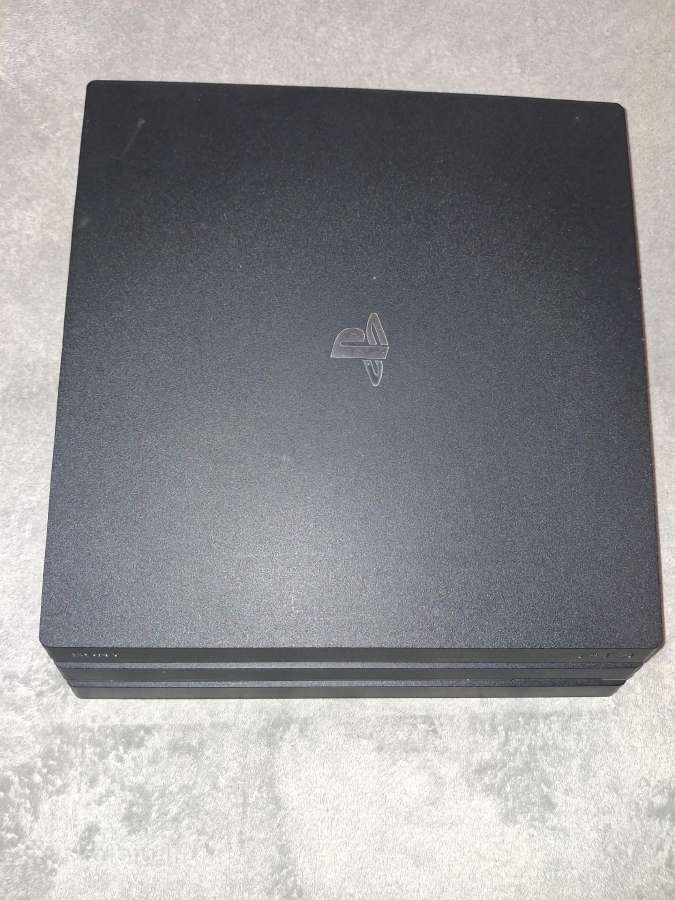 Ps4 Pro 1tb + 2 pulteliai + 7 žaidimai - nuotraukos Nr. 3