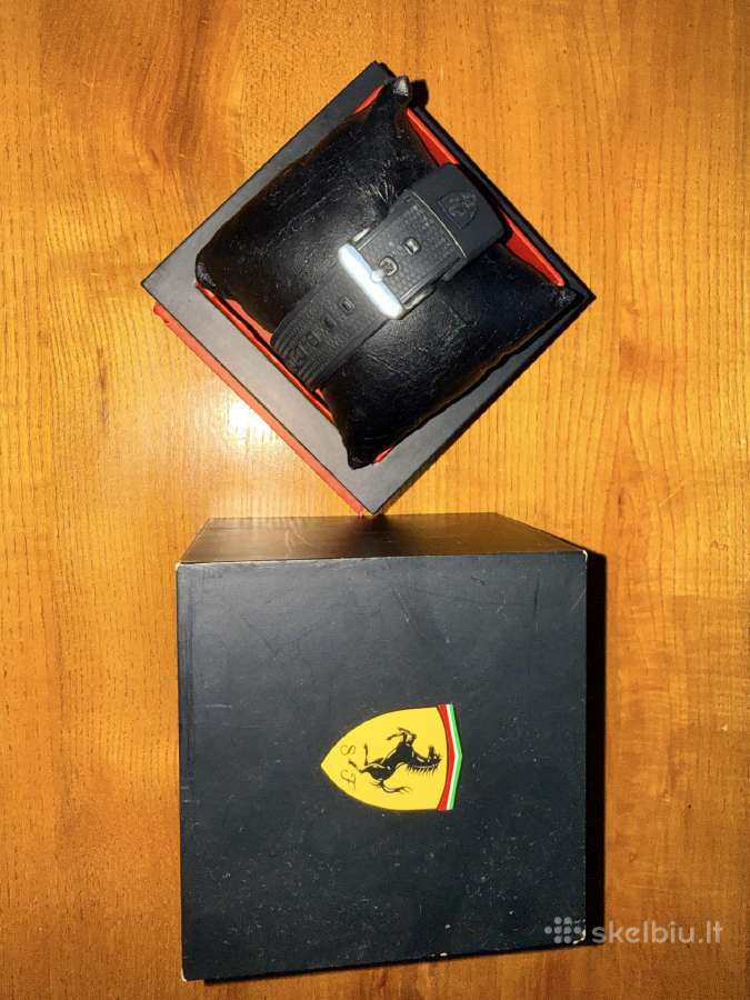 Ferrari Scuderia laikrodis - nuotraukos Nr. 2
