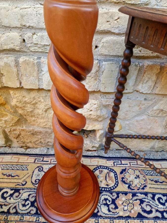 Vintažiniai medžio masyvo staliukai,kolonos - nuotraukos Nr. 5