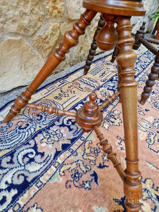 Vintažiniai medžio masyvo staliukai,kolonos - nuotraukos Nr. 10