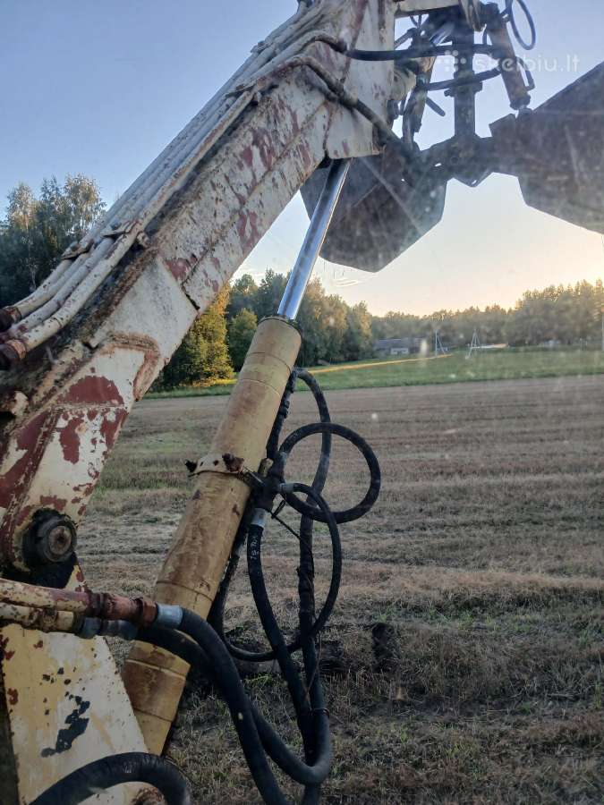 Traktoriai ,pakrovejai Karpatų ,jumz dalimis - nuotraukos Nr. 37