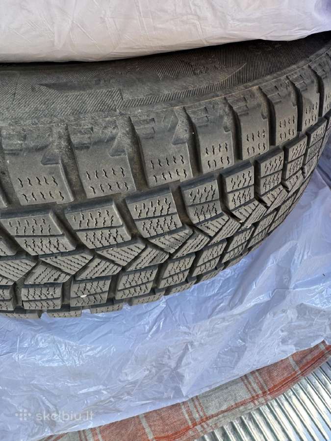 VW T5 žieminiai ratai 17" 215/60 R17, 8 mm, 360 € - nuotraukos Nr. 3