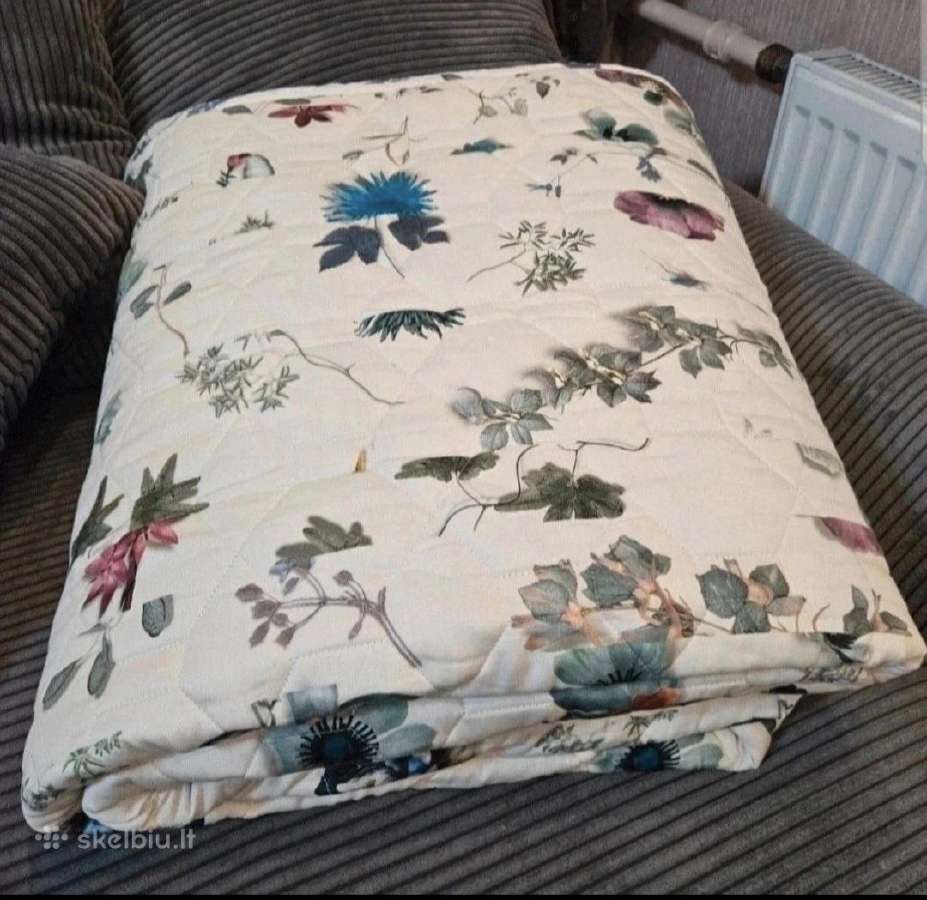 Nauja Christian Lacroix lovatiesė - nuotraukos Nr. 2