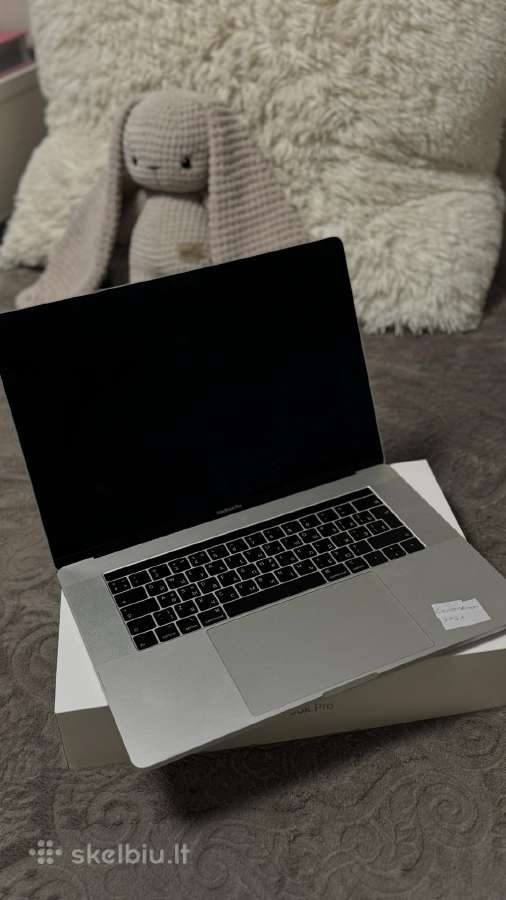 MacBook Pro 15 (2018) i7 16 GB RAM 256 GB S - nuotraukos Nr. 3