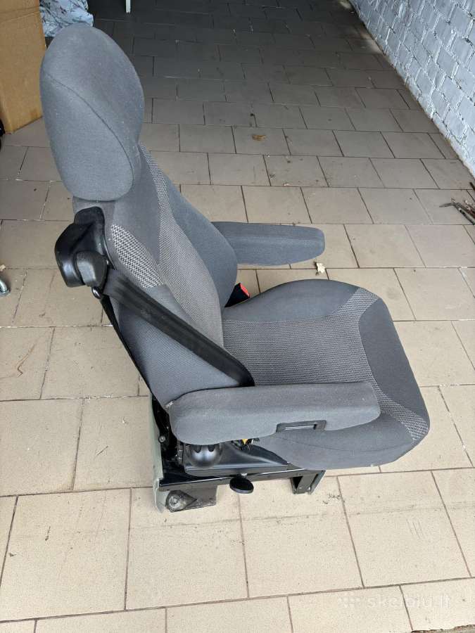 Aguti priekinė sėdynė Opel Vivaro / Renault Trafic - nuotraukos Nr. 4