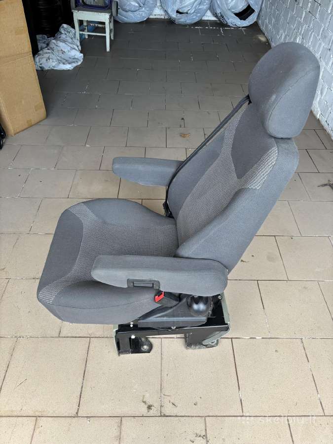 Aguti priekinė sėdynė Opel Vivaro / Renault Trafic - nuotraukos Nr. 5