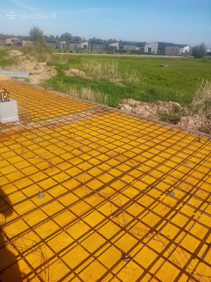 Statybininkaia iesko darbo prie betonavimo - nuotraukos Nr. 2