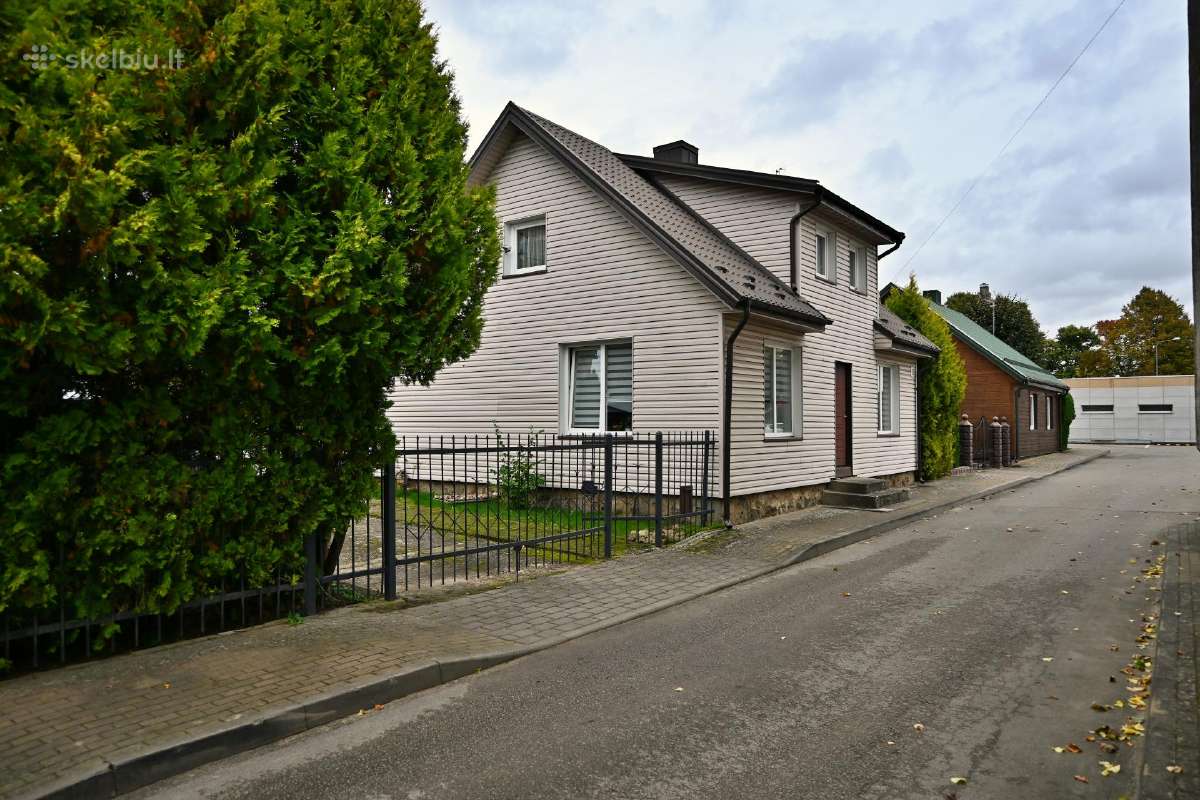 Tvarkingas namas Viekšnių centre - nuotraukos Nr. 2