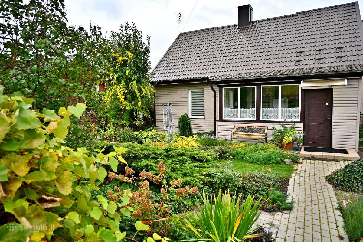 Tvarkingas namas Viekšnių centre - nuotraukos Nr. 3
