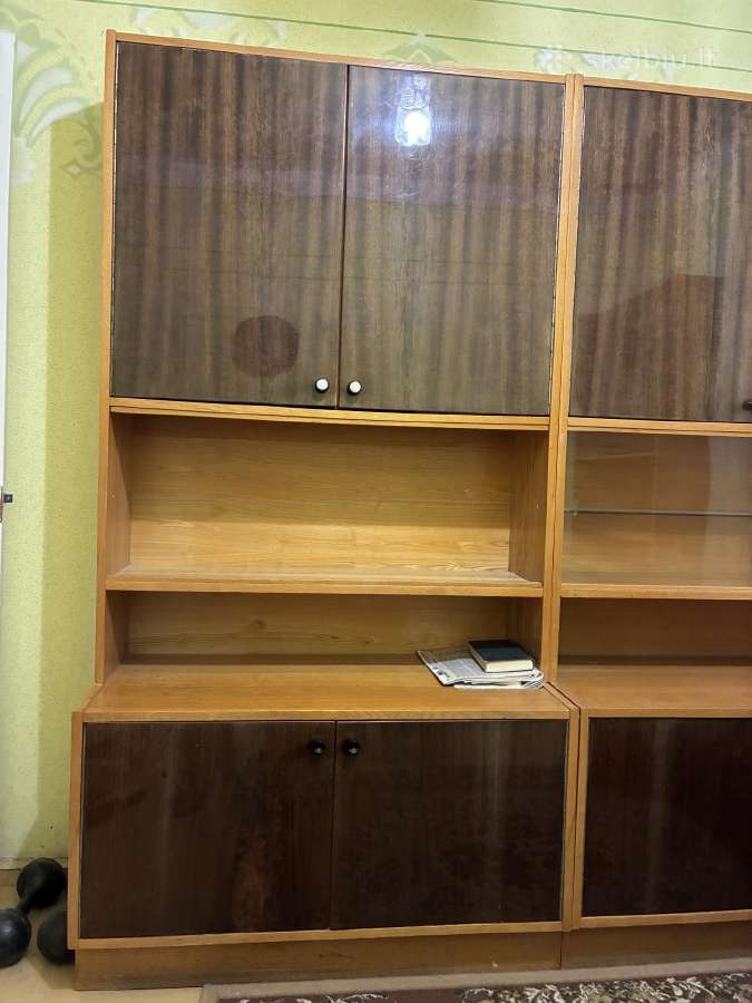 Medinė sekcija su stikline vitrina - nuotraukos Nr. 3