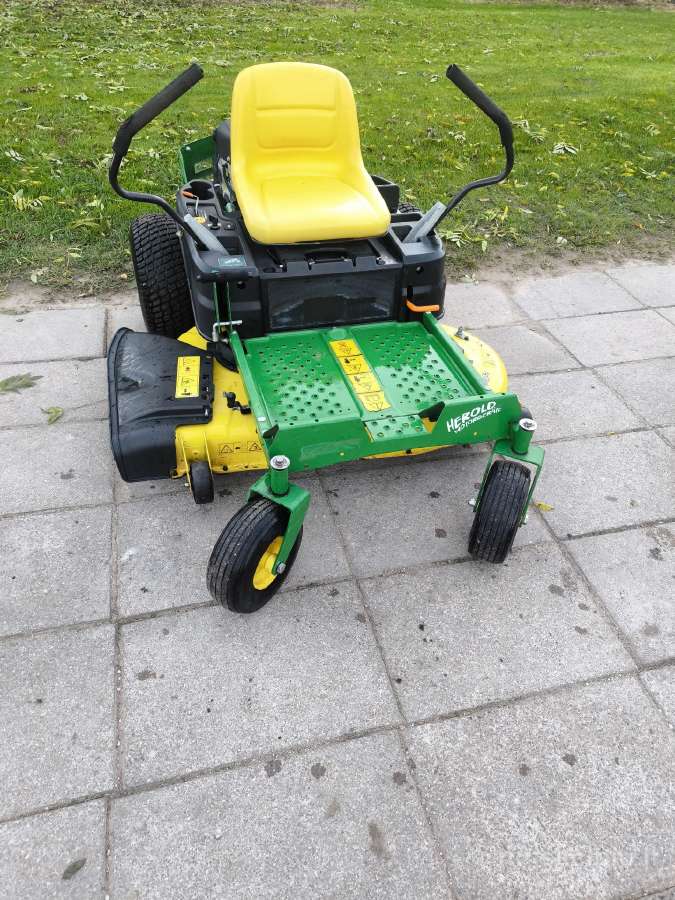 Vejos traktorius John Deere z335e - nuotraukos Nr. 2