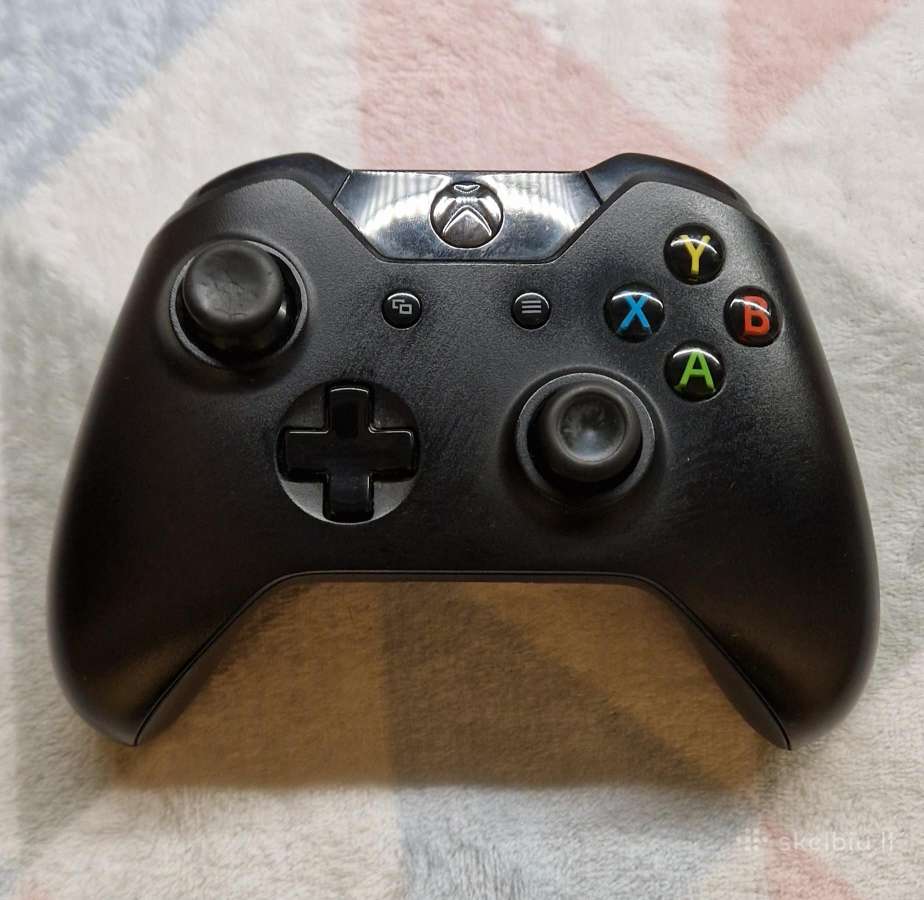 Xbox One X 1tb + 2 Pulteliai + Gta V, Fc 24, Nfs - nuotraukos Nr. 4