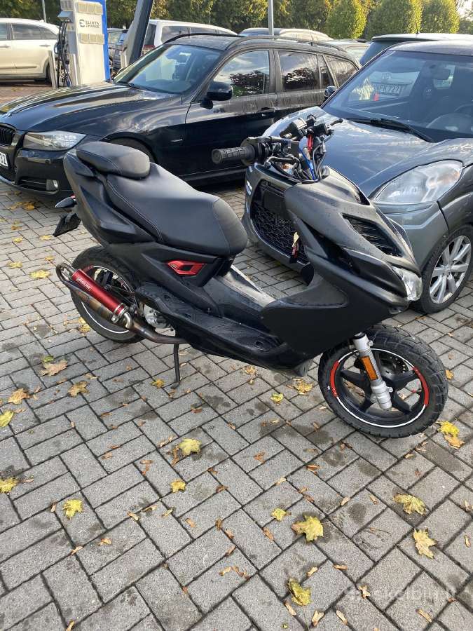 Yamaha Aerox Naked-r 2015 - nuotraukos Nr. 3