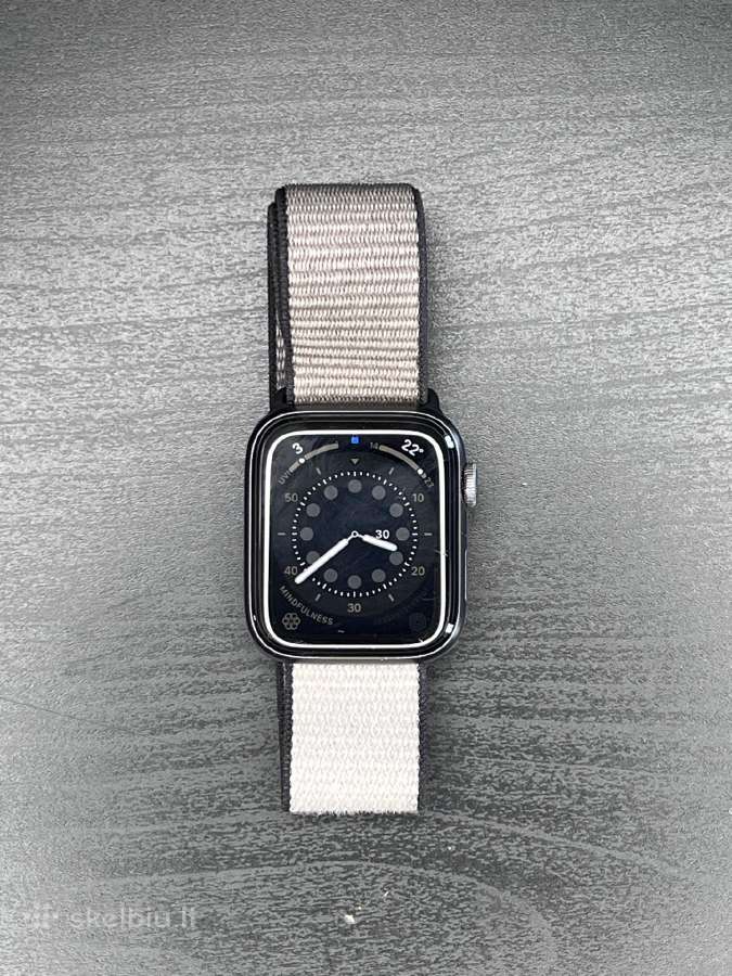 Apple Watch Series 5 44 mm - nuotraukos Nr. 3