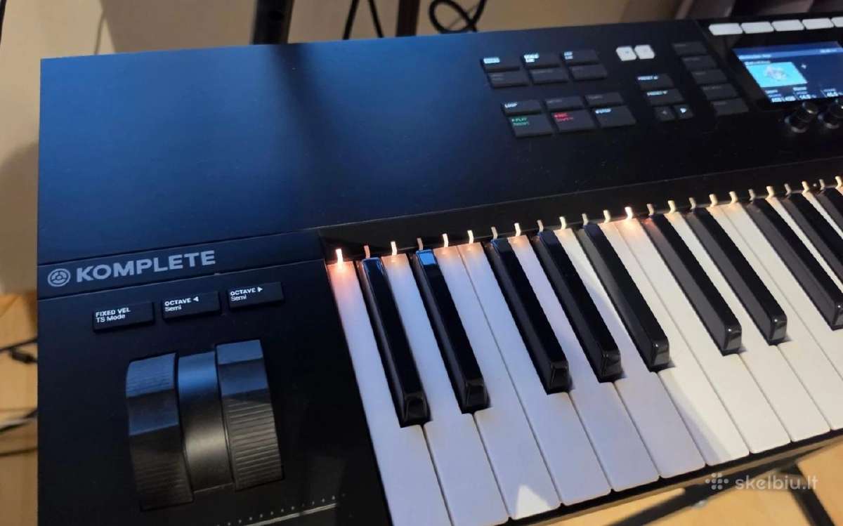 Native Instruments Komplete Kontrol S61 Mk2 - nuotraukos Nr. 5