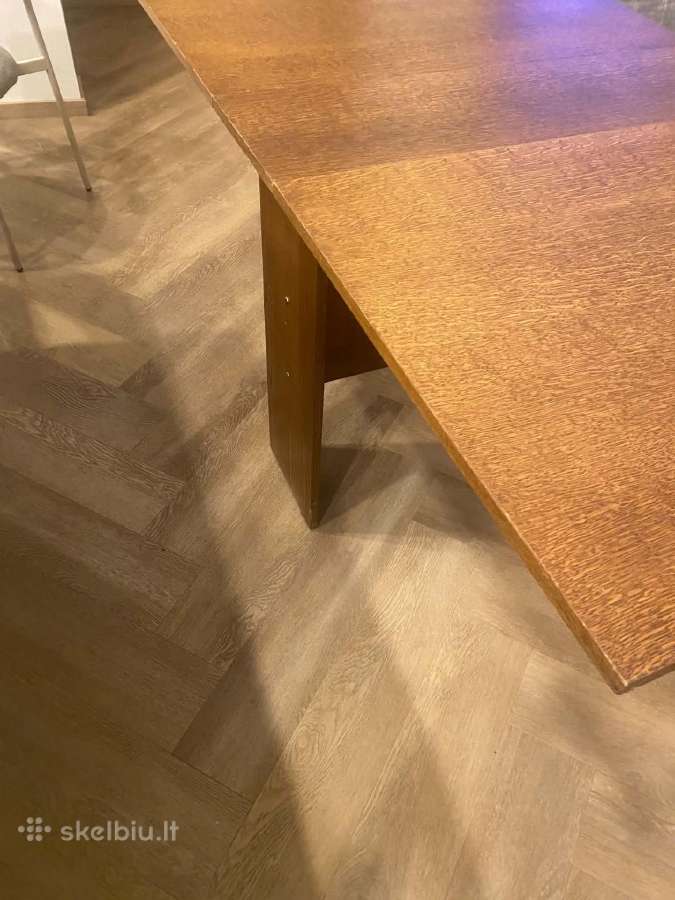 Stalas knyga - nuotraukos Nr. 5