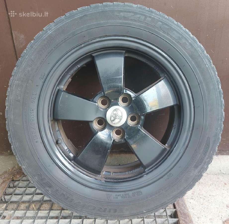 Toyota lieti ratlankiai su žieminėmis padangomis - nuotraukos Nr. 2