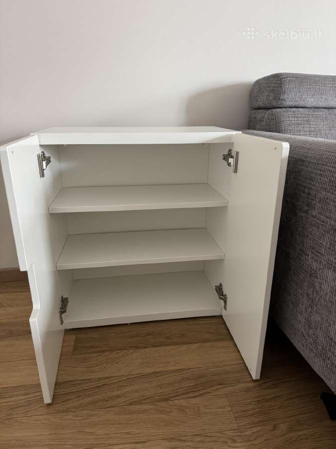 Balta Ikea spintelė su dvejomis durelėmis - nuotraukos Nr. 2