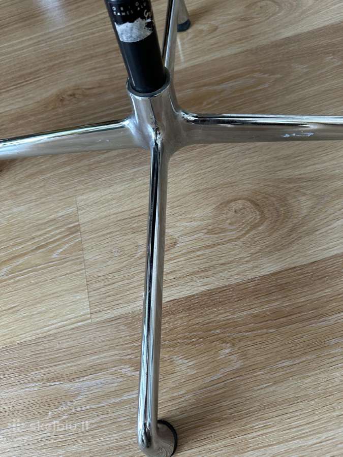 Vitra Eames Aluminium kede - nuotraukos Nr. 4