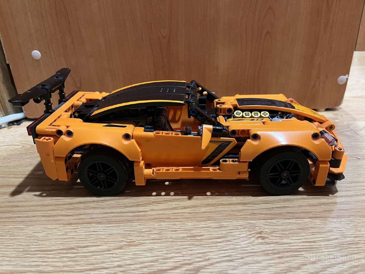 Lego Technic 42093 Chevrolet Corvette Zr1 - nuotraukos Nr. 3