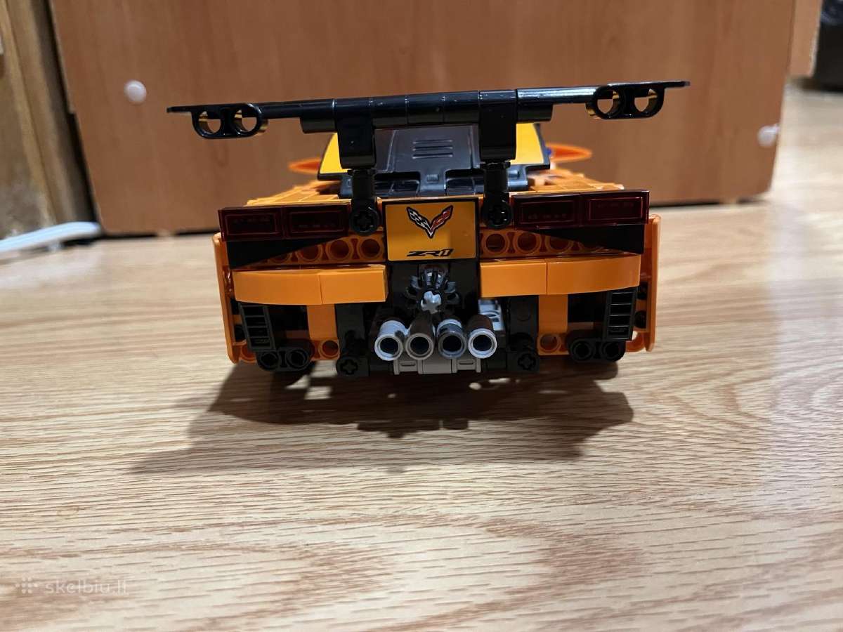 Lego Technic 42093 Chevrolet Corvette Zr1 - nuotraukos Nr. 4
