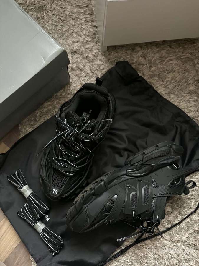 Balenciaga - nuotraukos Nr. 2