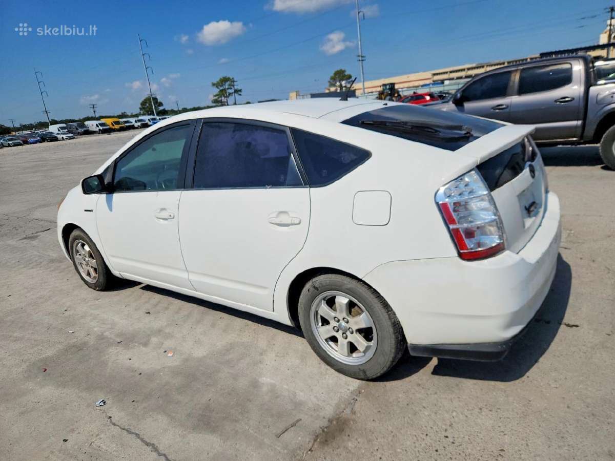 Toyota Prius nuoma galima naudoti Bolt paslaugom - nuotraukos Nr. 2