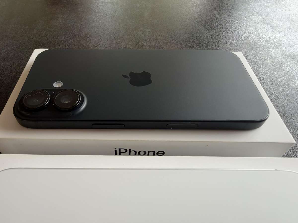 Apple iPhone 16. 128gb black/white - nuotraukos Nr. 5
