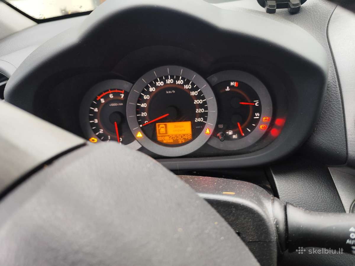 Toyota Rav4 - nuotraukos Nr. 9