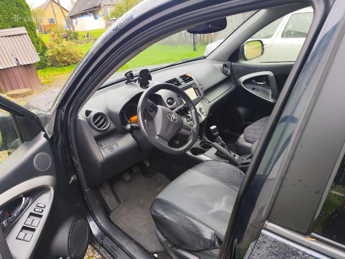 Toyota Rav4 - nuotraukos Nr. 11